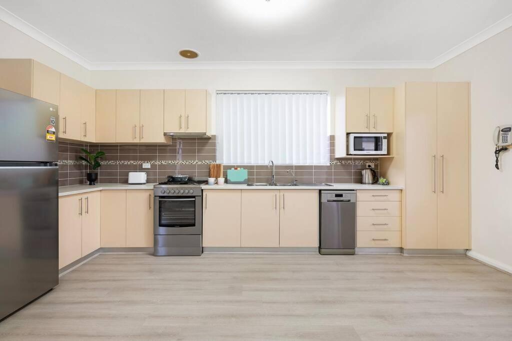 Croydon 4bed House Cls Burwood And Ashfield Holiday home *